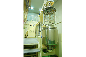 Vacuum Emulsification System (Up close)